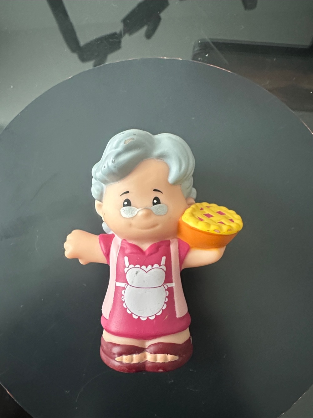 Little people Grandma Figure with Yellow Pie - Pink Outfit
